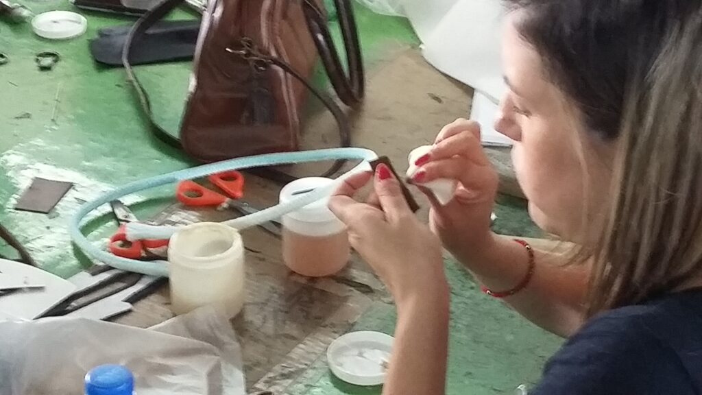 curso de marroquineria de bolsas